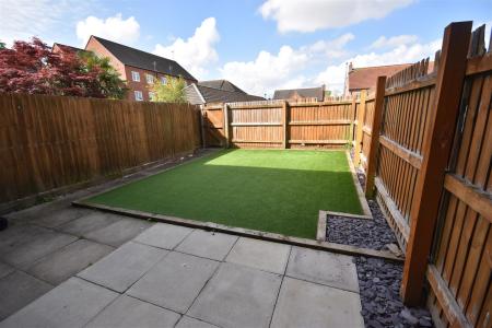 4 bedroom Terraced House for sale in Kinross Road, Sleaford