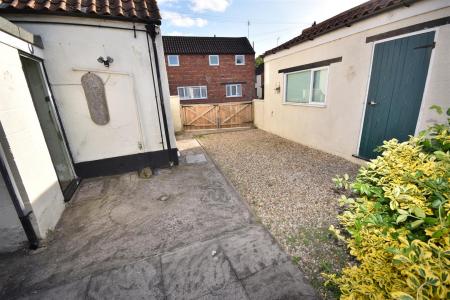2 bedroom Semi-detached house for sale in Pinfold Lane, Ruskington
