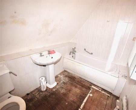 3 bedroom Detached house for sale in Manor Street, Ruskington, Sleaford