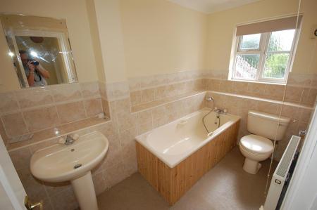 4 bedroom Detached house for sale in Ison Close, Cranwell Village, Sleaford