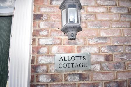 5 bedroom Detached house for sale in Holland Fen