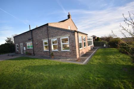 5 bedroom Detached house for sale in Holland Fen