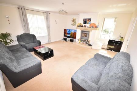 5 bedroom Detached house for sale in Holland Fen