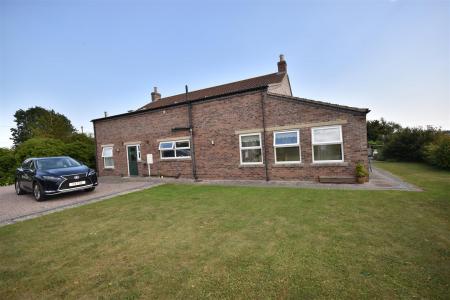 5 bedroom Detached house for sale in Holland Fen