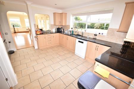 5 bedroom Detached house for sale in Holland Fen