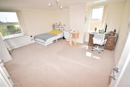 5 bedroom Detached house for sale in Holland Fen