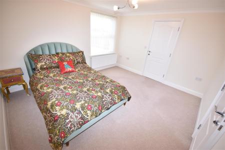 5 bedroom Detached house for sale in Holland Fen