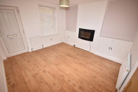 2 bedroom Terraced House to let in Thomas Street, Sleaford, NG34