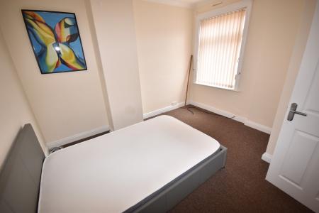 2 bedroom Terraced House to let in Castle Terrace Road, Sleaford, NG34