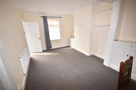 2 bedroom Terraced House to let in Castle Terrace Road, Sleaford, NG34