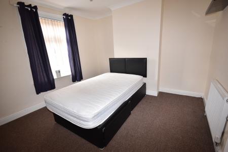 2 bedroom Terraced House to let in Castle Terrace Road, Sleaford, NG34