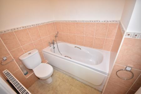 4 bedroom Detached house to let in Larch Close, Ruskington, NG34