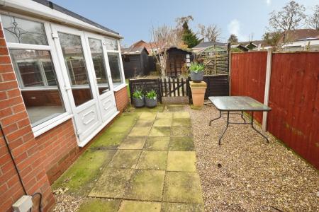 2 bedroom Semi-detached house to let in Meadowbrook, Ruskington, NG34