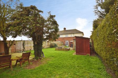 4 bedroom Semi-detached house for sale in Mount Lane, Kirkby-La-Thorpe, Sleaford