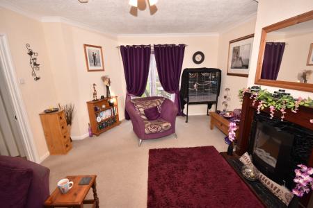 4 bedroom Semi-detached house for sale in Mount Lane, Kirkby-La-Thorpe, Sleaford