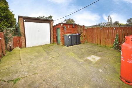 4 bedroom Semi-detached house for sale in Mount Lane, Kirkby-La-Thorpe, Sleaford