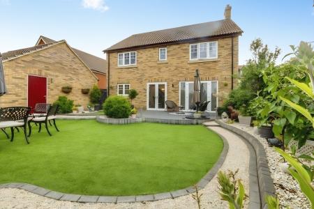 4 bedroom Detached house for sale in Hoplands Road, Coningsby, Lincoln