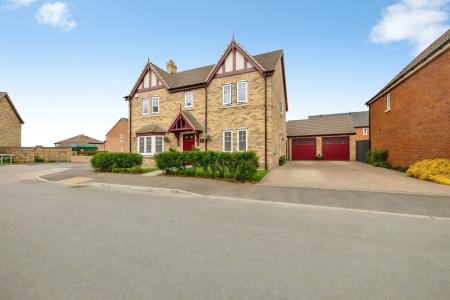 4 bedroom Detached house for sale in Hoplands Road, Coningsby, Lincoln