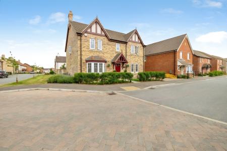 4 bedroom Detached house for sale in Hoplands Road, Coningsby, Lincoln