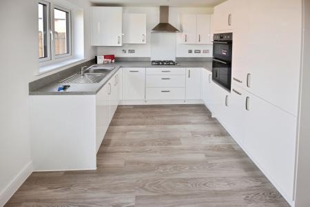 3 bedroom Semi-detached house to let in Harlaxton Crescent, Sleaford, NG34