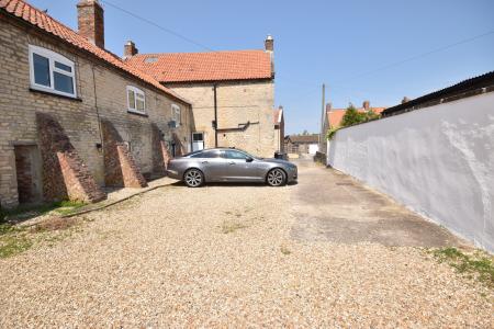 5 bedroom Detached house to let in High Street, Metheringham, LN4