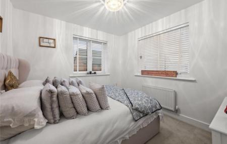 3 bedroom Detached house to let in Marion Avenue, Sleaford, NG34