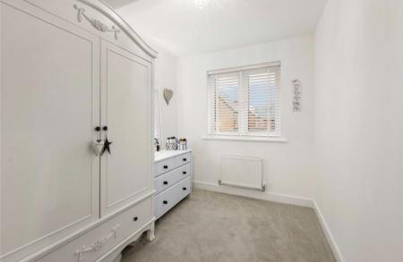 3 bedroom Detached house to let in Marion Avenue, Sleaford, NG34