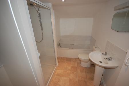 3 bedroom Detached house to let in High Street, Walcott, LN4