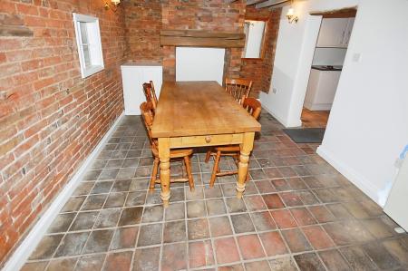 3 bedroom Detached house to let in High Street, Walcott, LN4