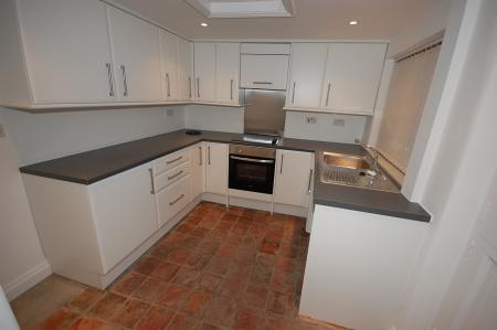 3 bedroom Detached house to let in High Street, Walcott, LN4