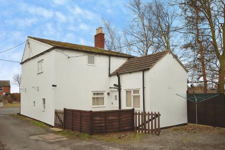 3 bedroom Detached house to let in High Street, Walcott, LN4