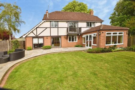 4 bedroom Detached house for sale in St. Edmunds Road, Sleaford