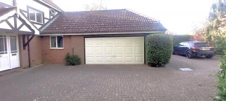 4 bedroom Detached house for sale in St. Edmunds Road, Sleaford