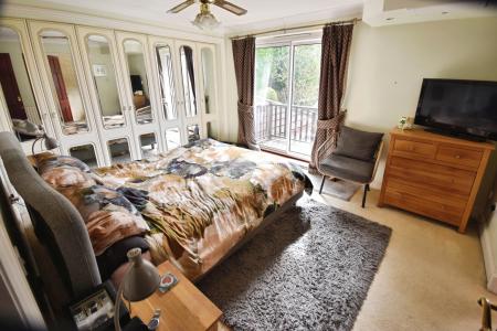 4 bedroom Detached house for sale in St. Edmunds Road, Sleaford