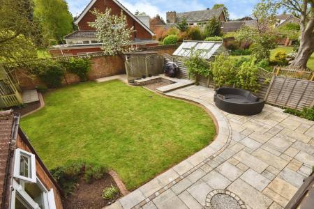 4 bedroom Detached house for sale in St. Edmunds Road, Sleaford