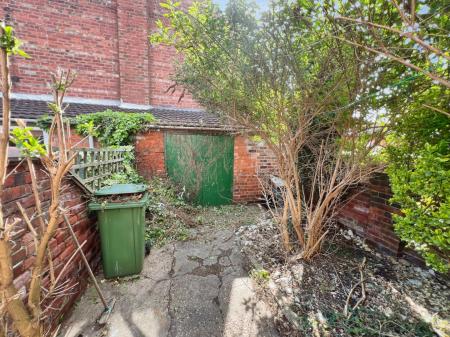 2 bedroom House for sale in Cross Street, Lincoln