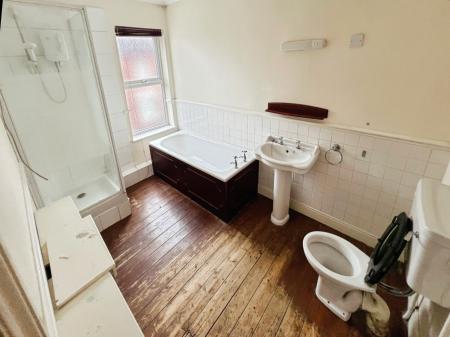 2 bedroom House for sale in Cross Street, Lincoln
