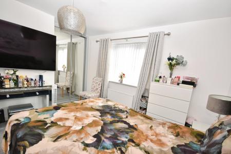 4 bedroom Detached house for sale in Whittle Road, Holdingham, Sleaford