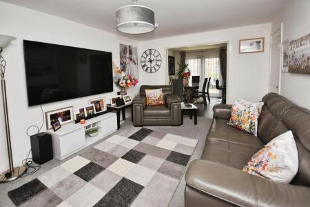 4 bedroom Detached house for sale in Whittle Road, Holdingham, Sleaford