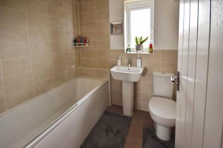 4 bedroom Detached house for sale in Whittle Road, Holdingham, Sleaford
