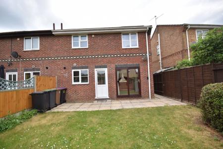 3 bedroom Semi-detached house to let in Mulberry Close, Sleaford, NG34