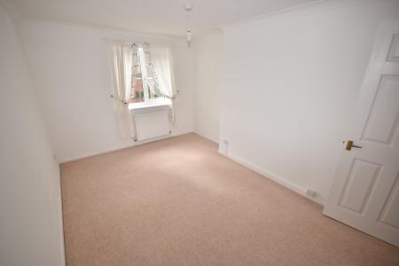 3 bedroom Semi-detached house to let in Mulberry Close, Sleaford, NG34