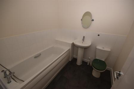 3 bedroom End of terrace house for sale in Pentland Drive, Sleaford