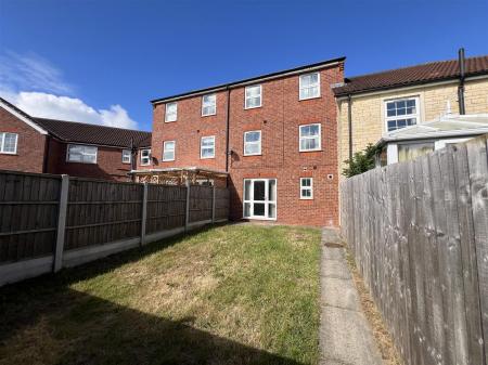4 bedroom Terraced House for sale in Blackfriars Walk, Lincoln
