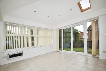 3 bedroom Detached house to let in Royal Oak Court, Heckington, NG34