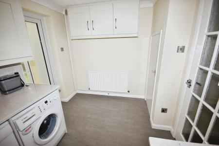 3 bedroom Detached house to let in Royal Oak Court, Heckington, NG34