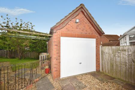 3 bedroom Detached house to let in Royal Oak Court, Heckington, NG34