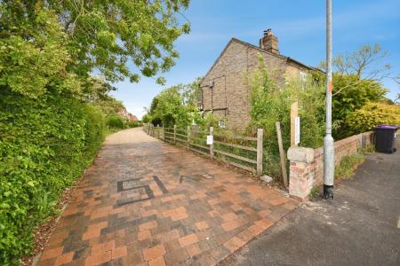 2 bedroom Cottage for sale in High Street, Martin, Lincoln