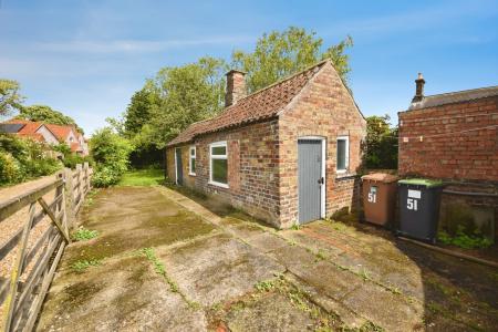 2 bedroom Cottage for sale in High Street, Martin, Lincoln