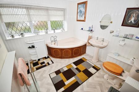 3 bedroom Detached house for sale in Main Street, North Kyme, Lincoln